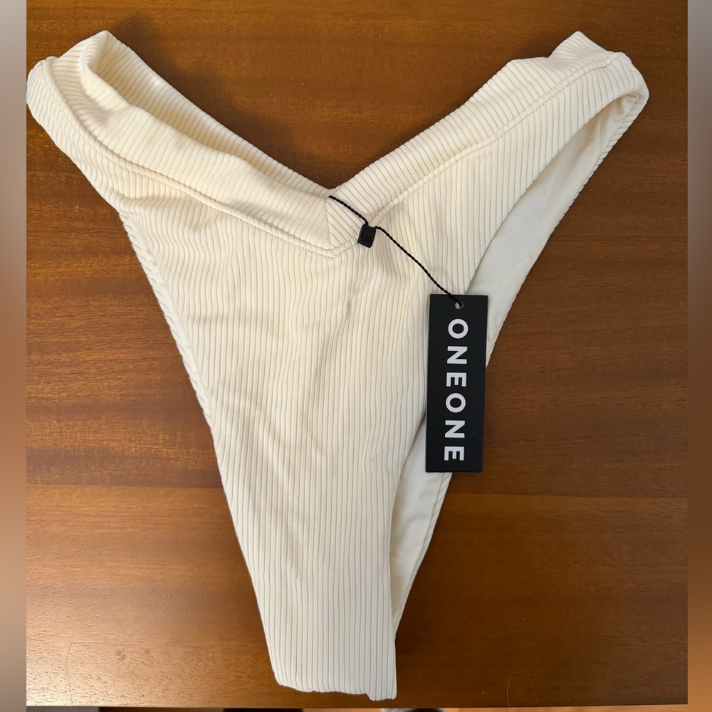 Oneone Jesse High Rise Cheeky Bottoms